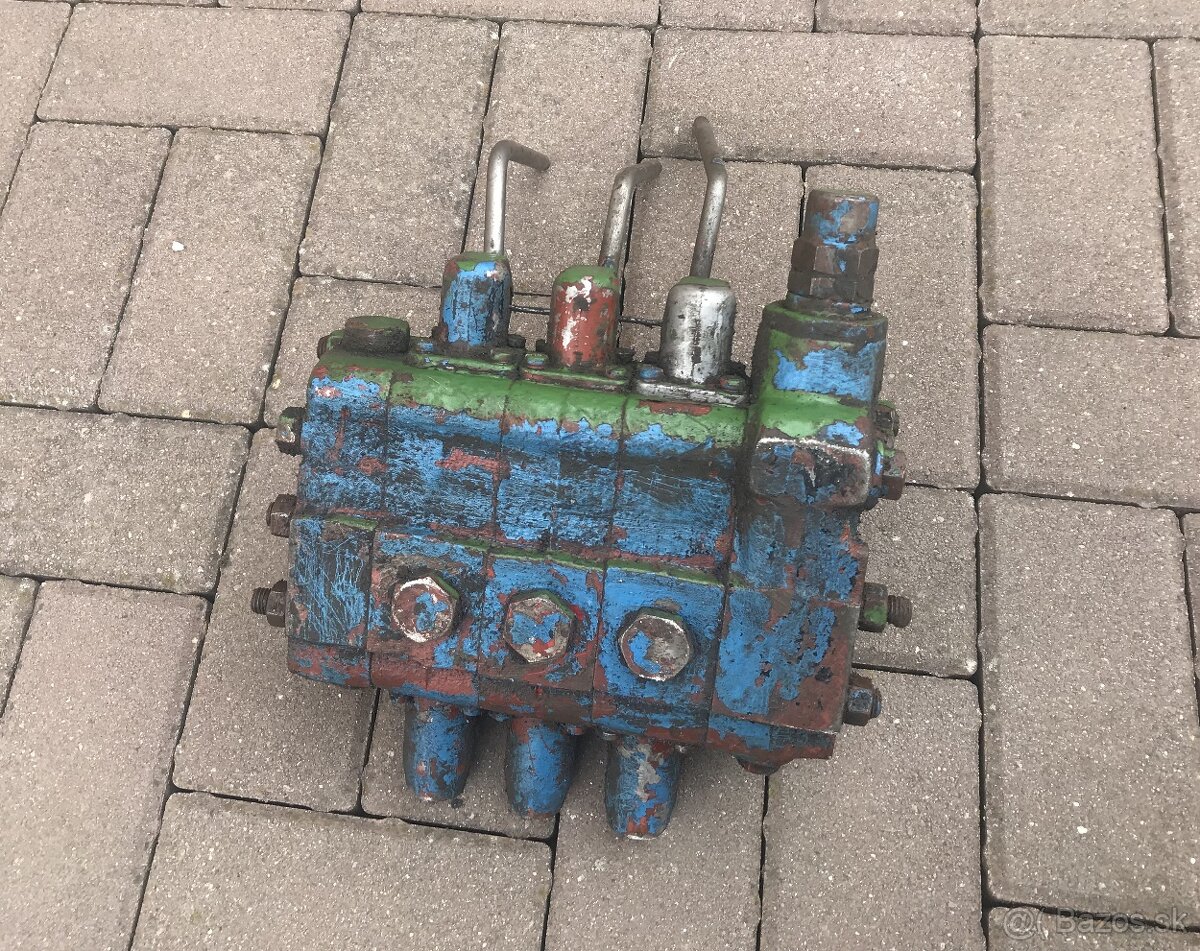 Hydraulický rozdeľovač