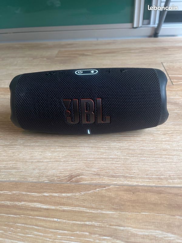 JBL Charge 5