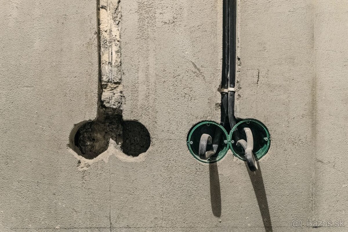 Ponuka práce pre pomocníkov k elektrikárom