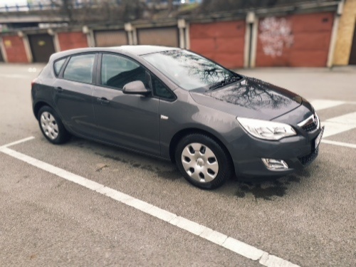 Opel Astra 1.4 74kw, LEN : 65 tisíc km