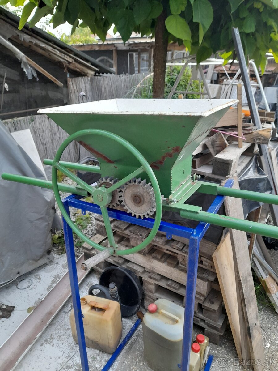 Mlyncek na hrozno