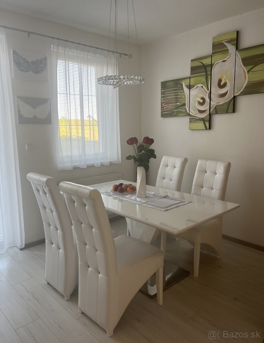 Jedálenské stoličky 4ks