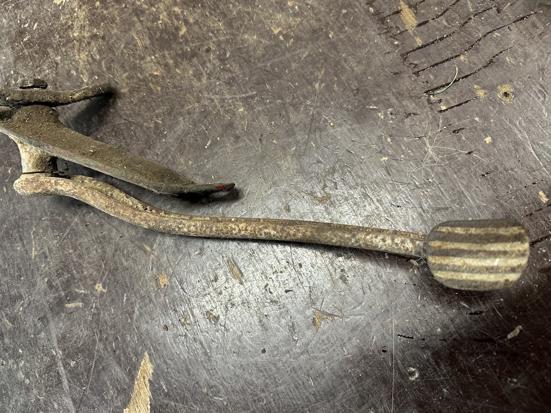 Predám brzdová  páka s držiakom JAWA 250/559 panelka