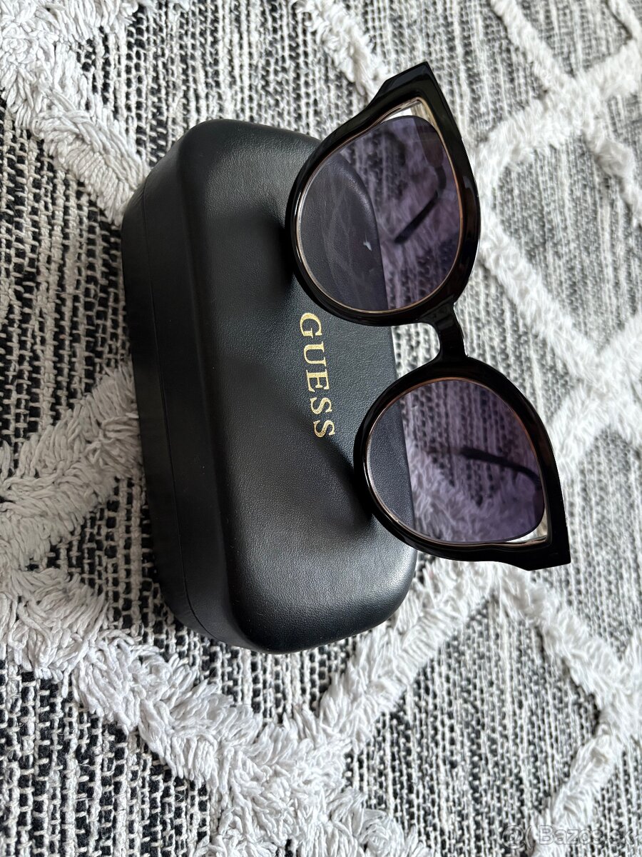 Slnečné okuliare Guess