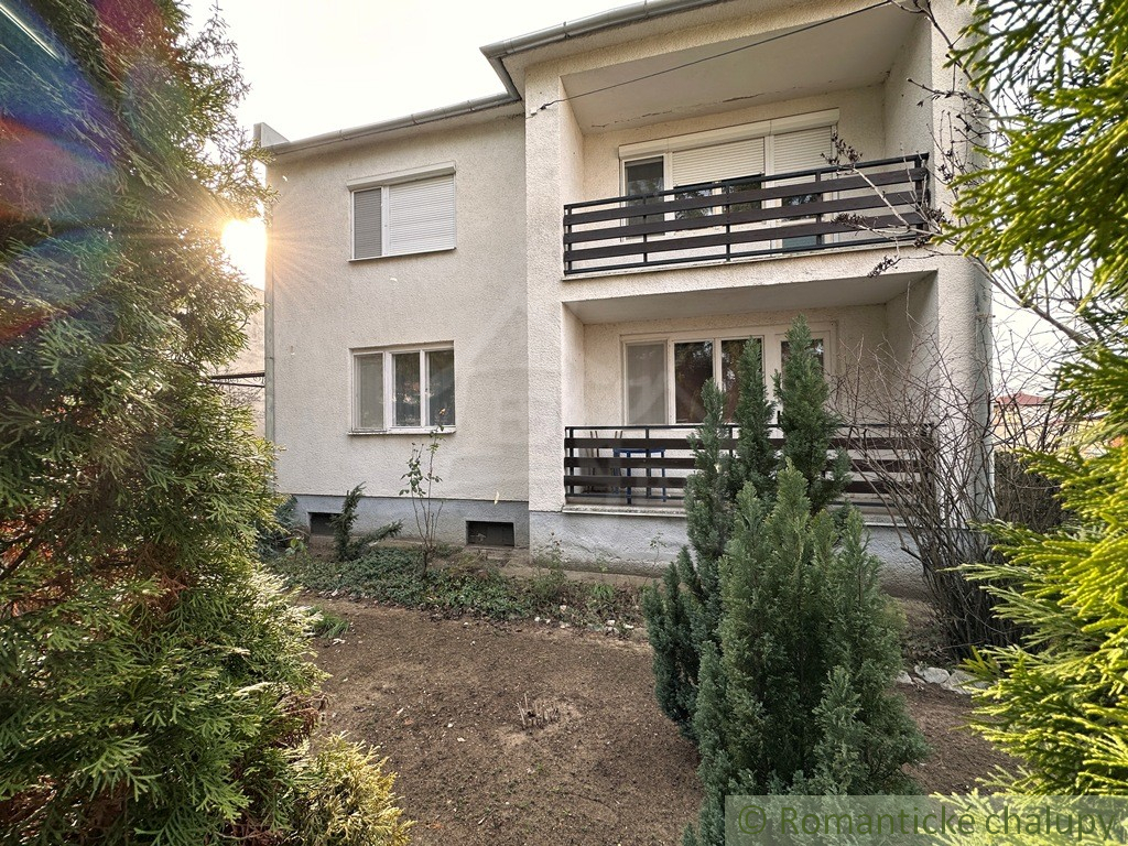 Rodinný dom s veľkým pozemkom v tichej lokalite Hurbanova