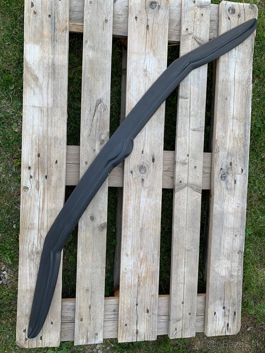 VW Golf 4 zamračenie kapoty