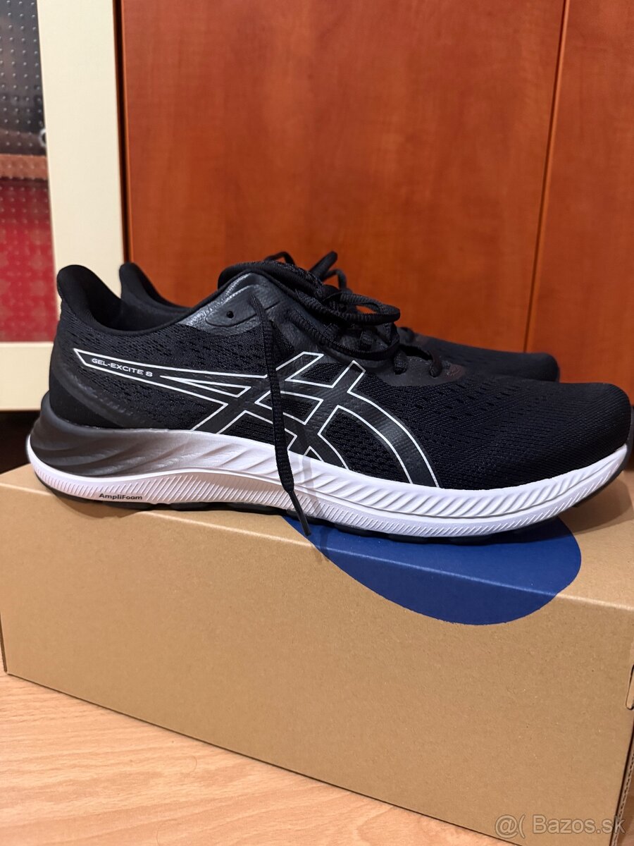 Predám tenisky Asics čierno-biele