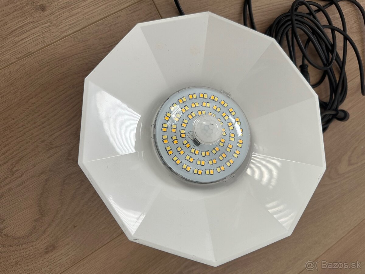 Predám solárne LED závesné svietidlo