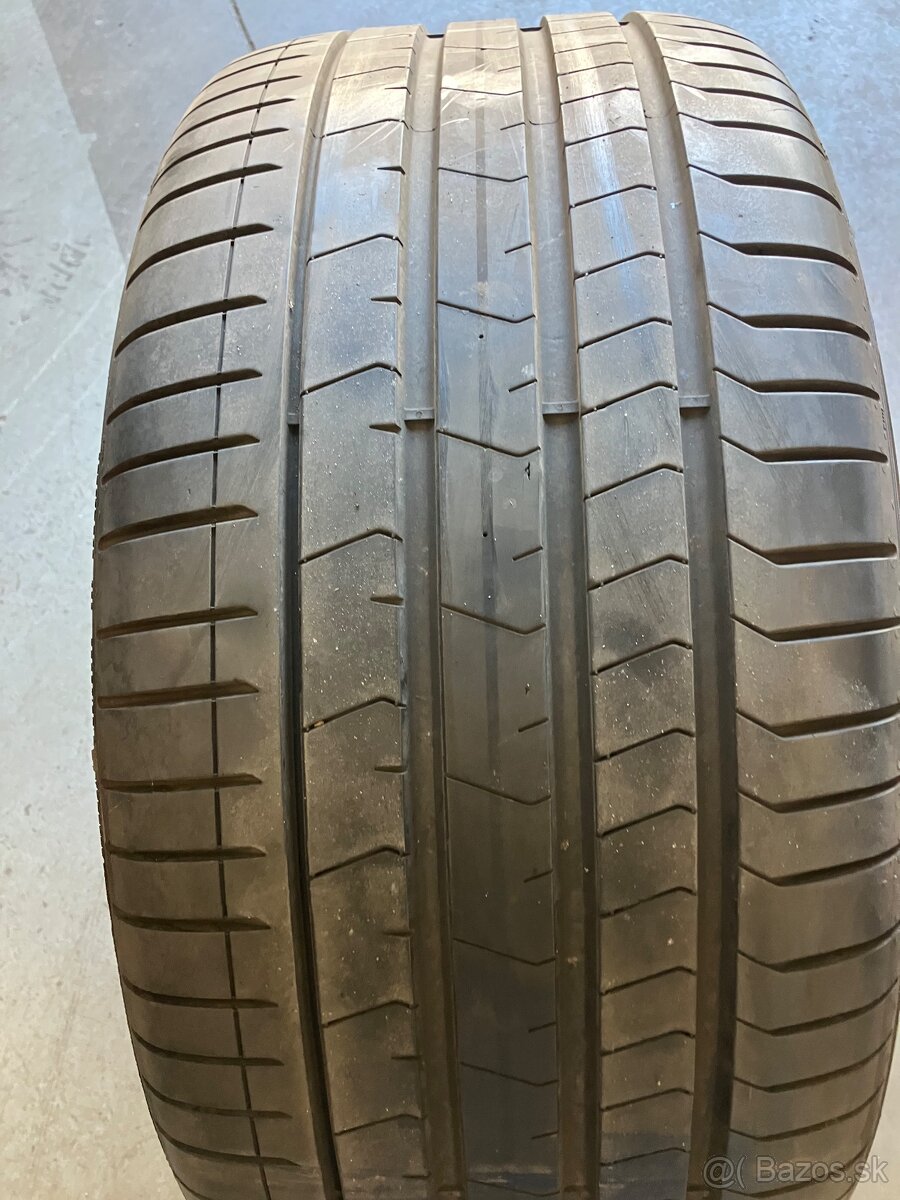 Predám letnú 305/40 R20 112Y