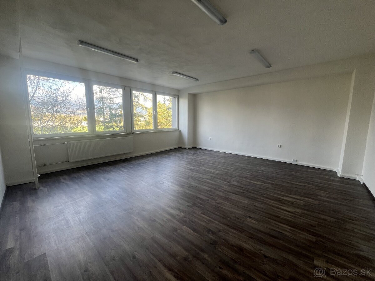 Kancelárske priestory na prenájom, Sever