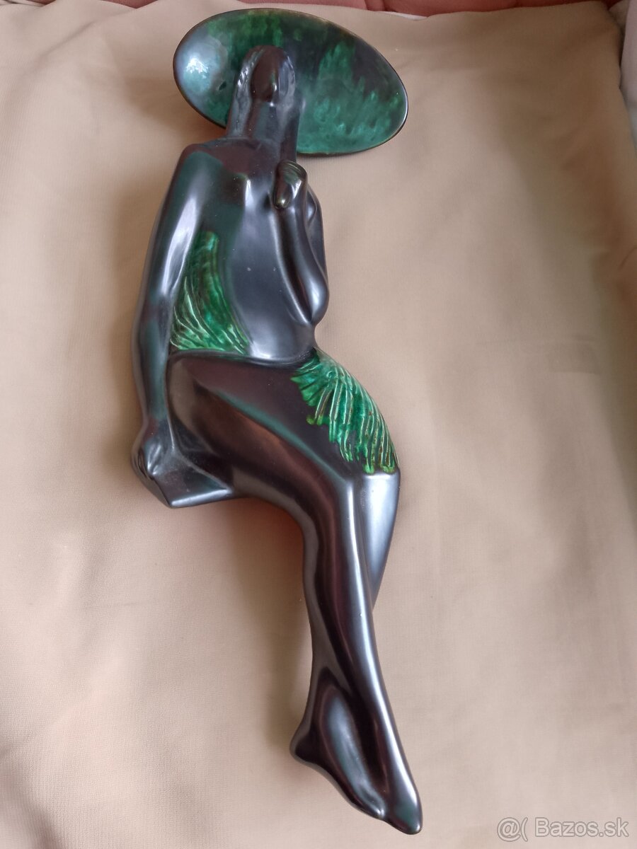 Keramicka plastika dama