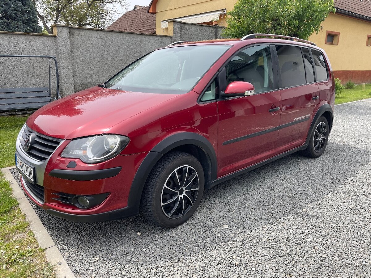 VW cross Touran 1.4 tsi