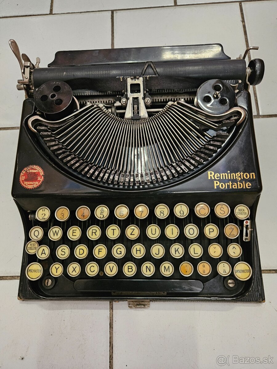 Starožitný písací stroj značka Remington-portable cena 40€