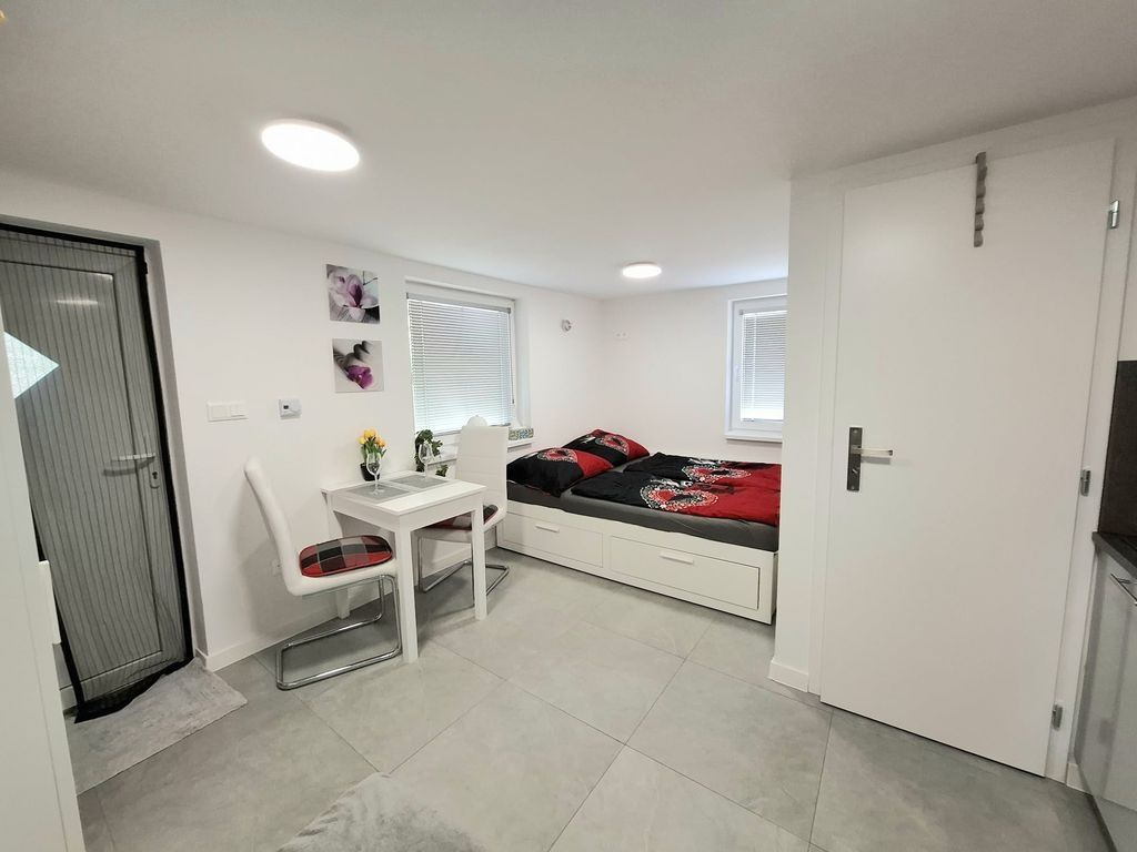 1 izb byt Zlaté piesky s pozemkom 250m2, klimatizácia, elekt