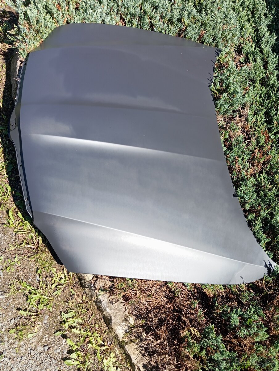 Predná kapota škoda Superb 2