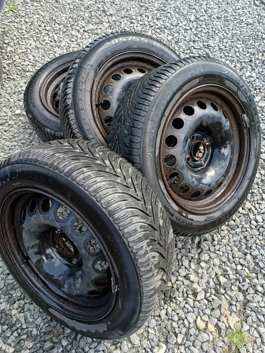 205/55 R16 zimné pneumatiky.