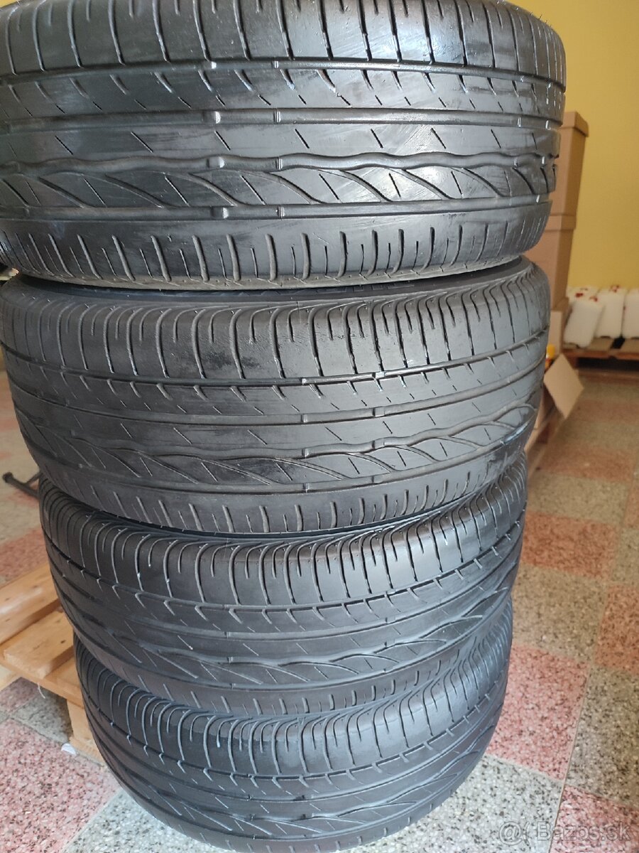 215/50 R17