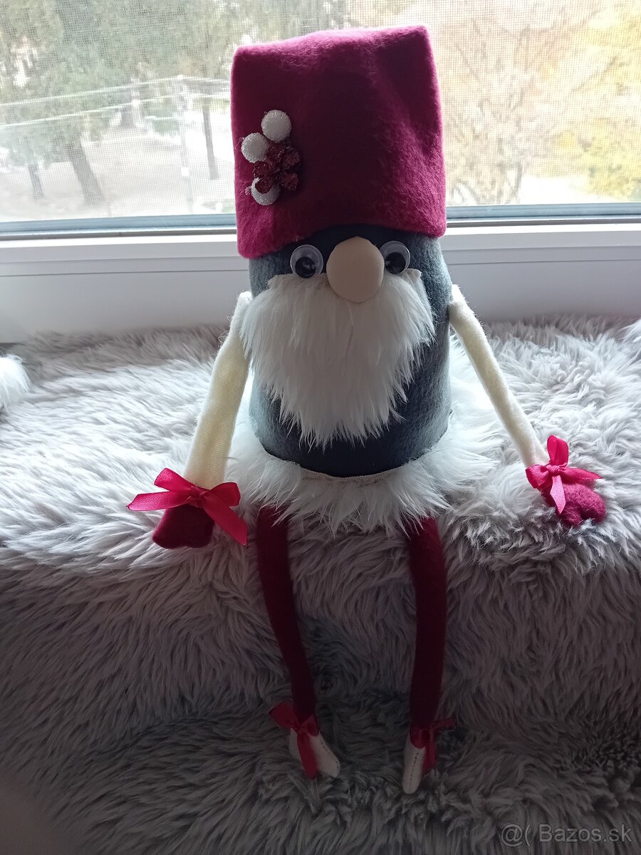 „Ručne vyrobený vianočný škriatok 20 cm