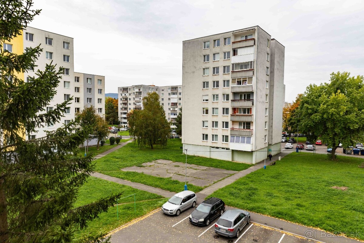 Ponúkame na predaj 3 izbový byt s balkónom v Humennom