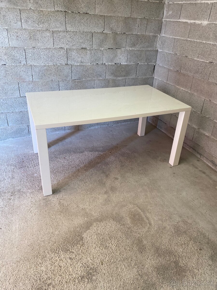 Predám jedálenský stôl