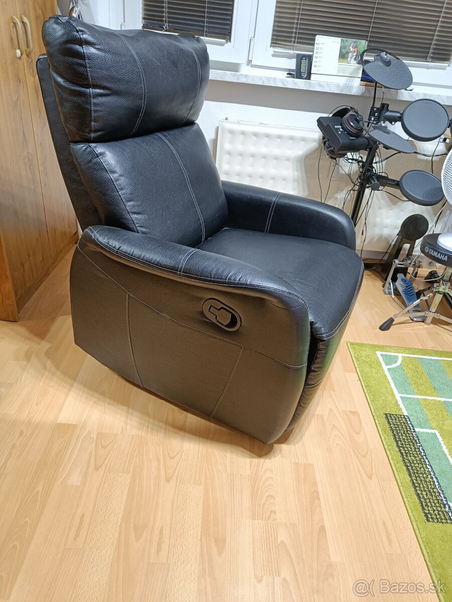 Polohovacie kreslo VEJEN čierna koženka