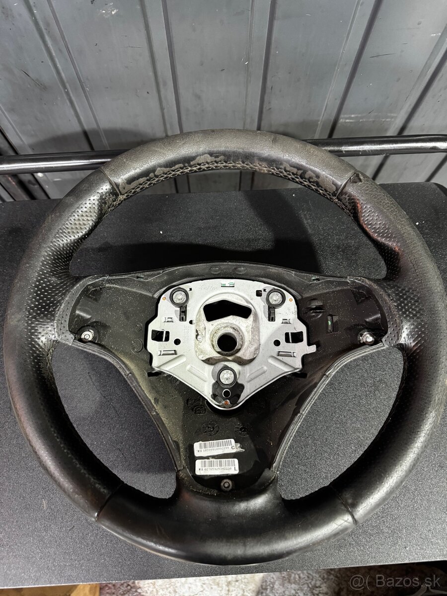 Predám volant BMW E90/E91 Mpacket