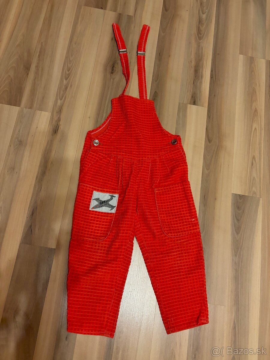 Menchestráky červené