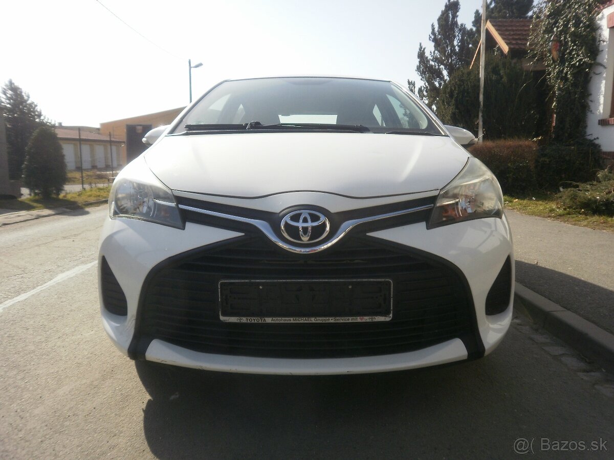 Toyota Yaris rok 2015 5 dveřova