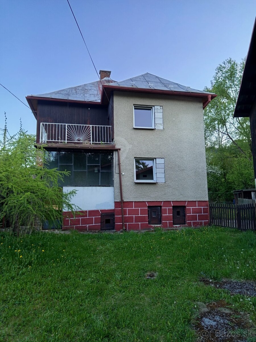 Predám rodinný dom v Zákopčí s pozemkom 1.142 m2