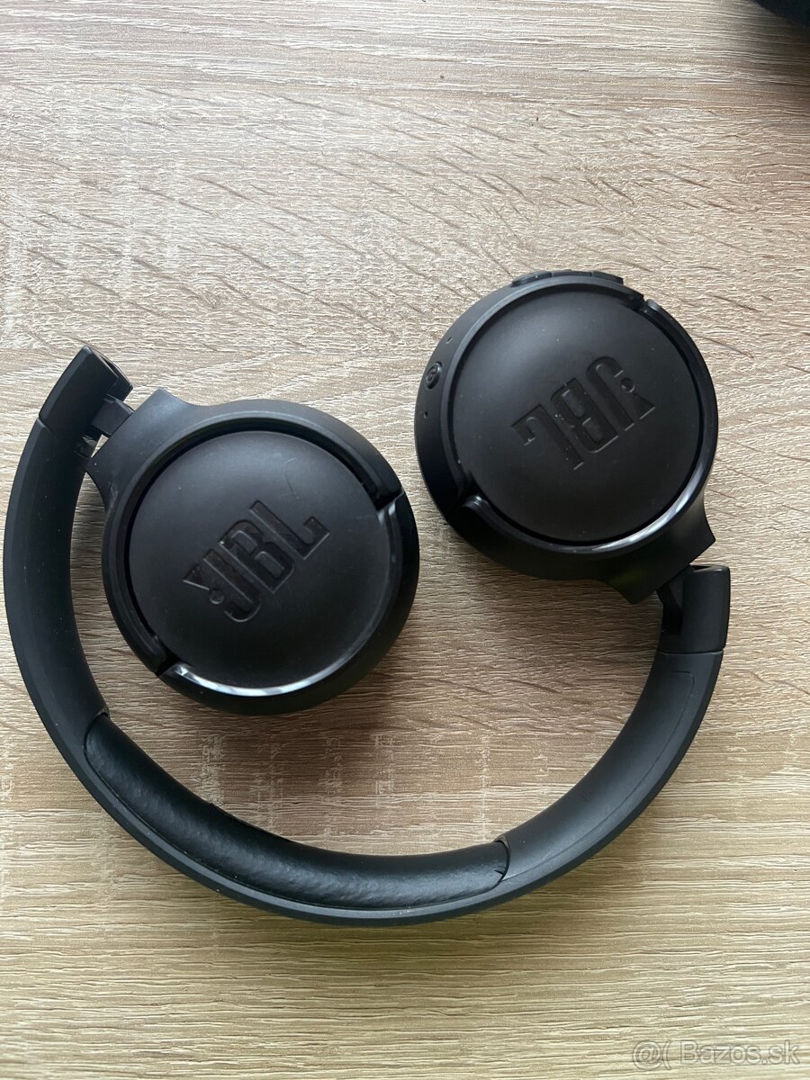 JBL slúchadlá