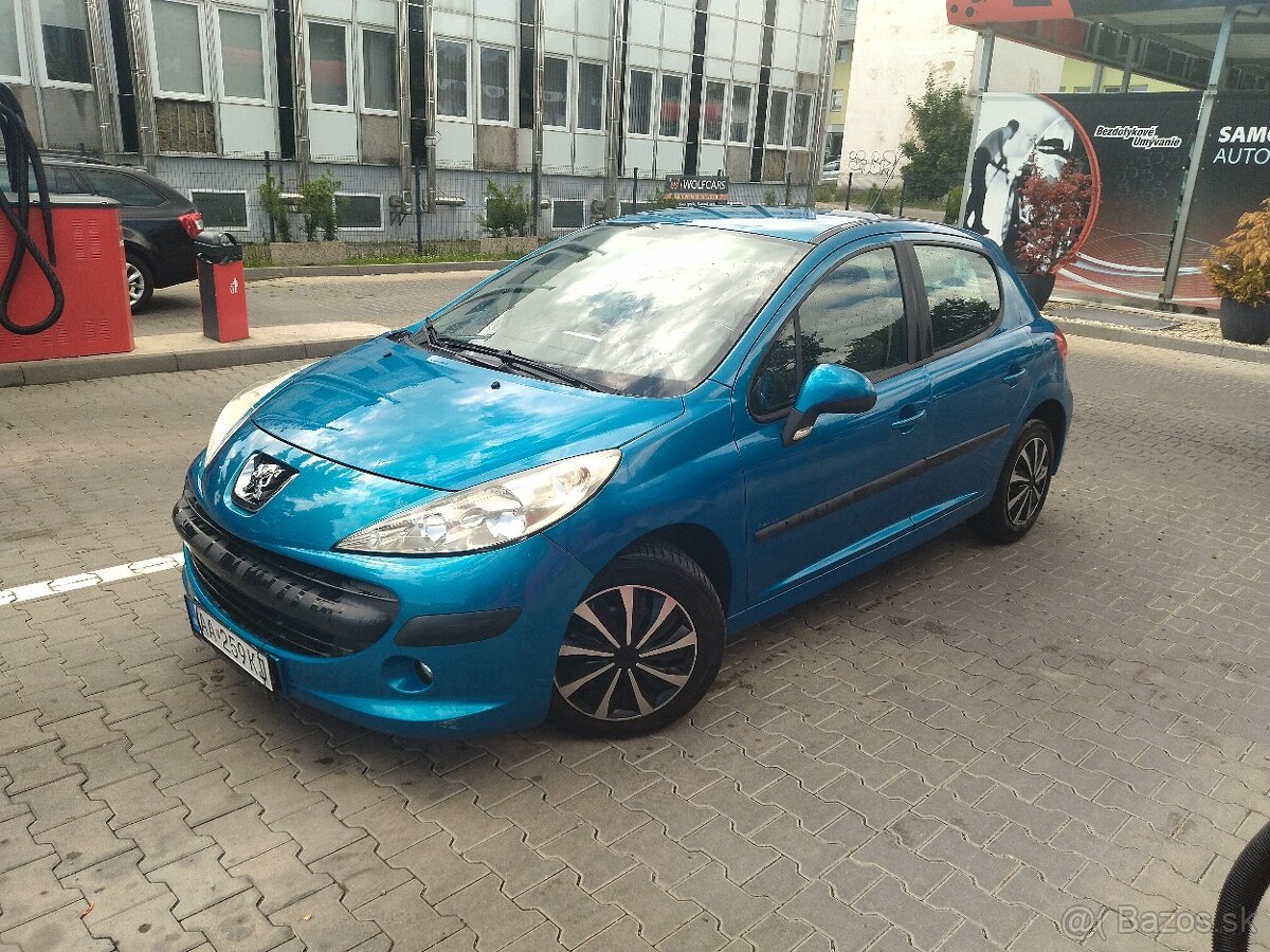 PEUGEOT 207 1.4 Benzín