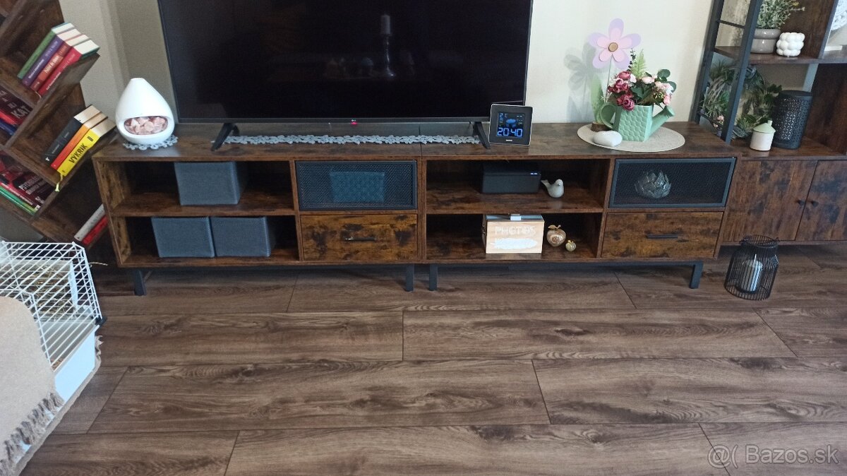 TV stolík