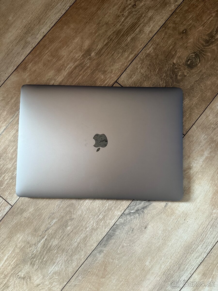 Predám macbook Pro 16gb RAM