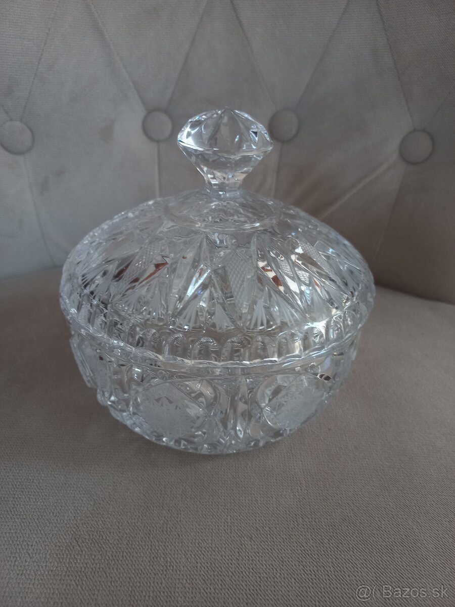 Elegantná krištálová miska