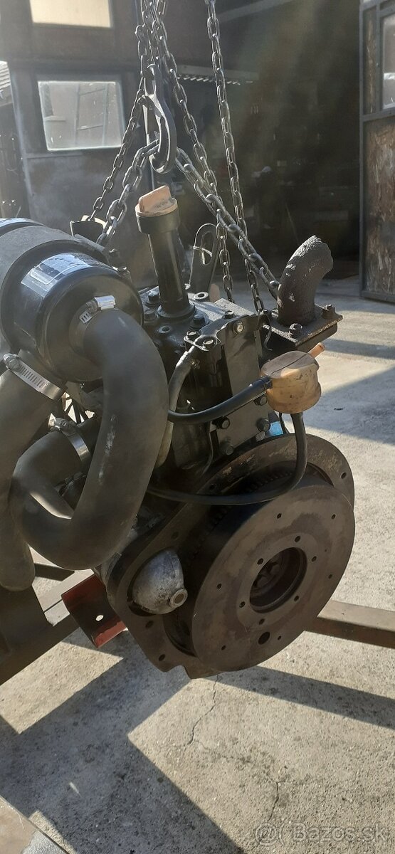 Motor na malotraktor, minibáger