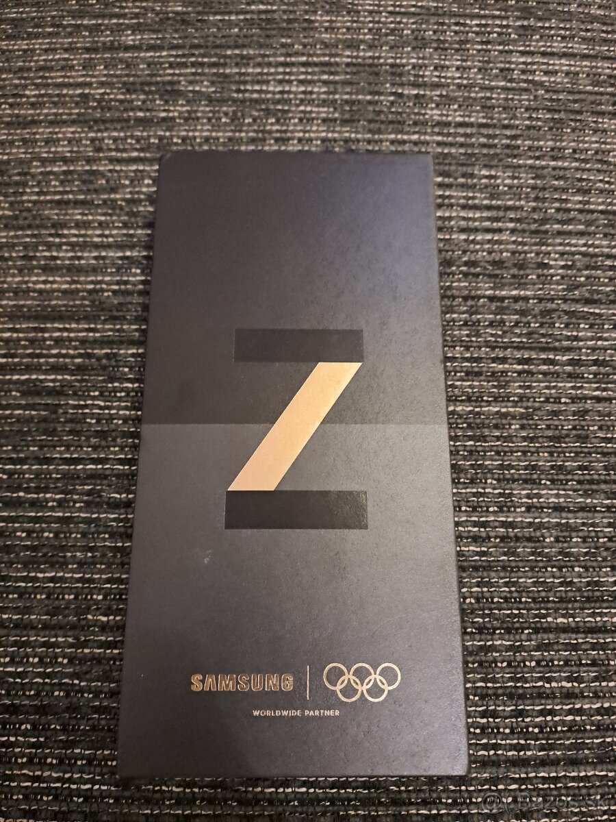 Samsung Z Flip 3 Olympic