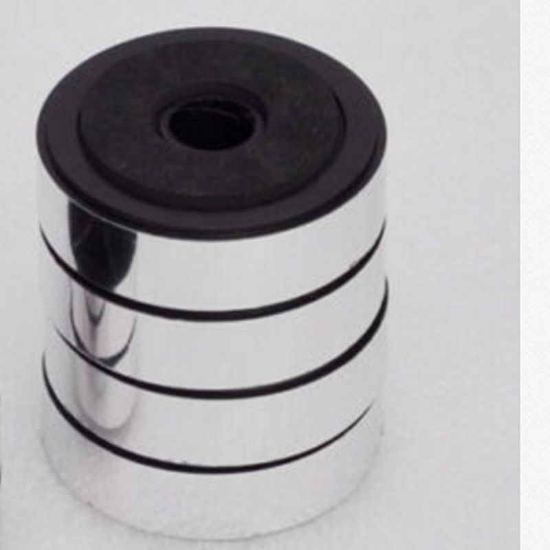 HiFi strieborne nozicky na audio zariadenia