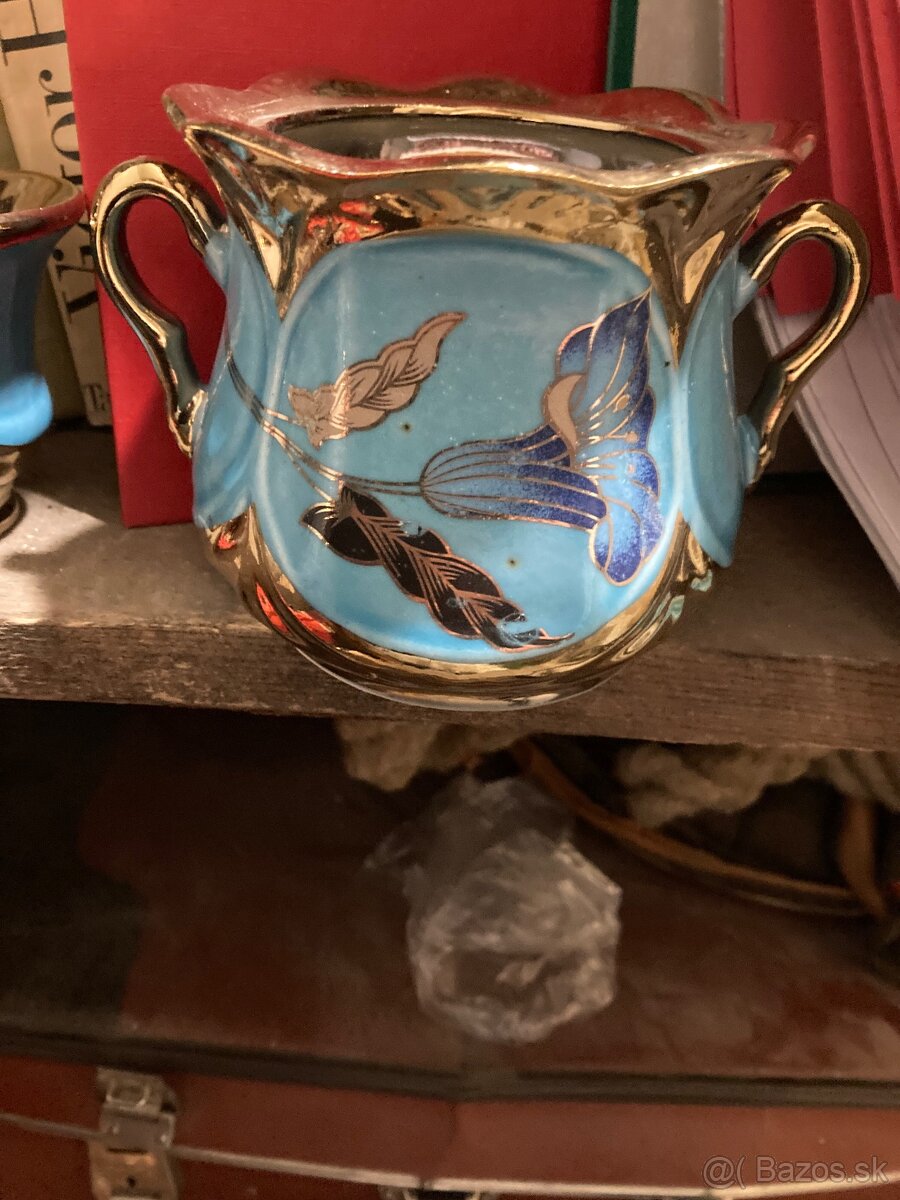 Predám modrí porcelán v zlatej farba