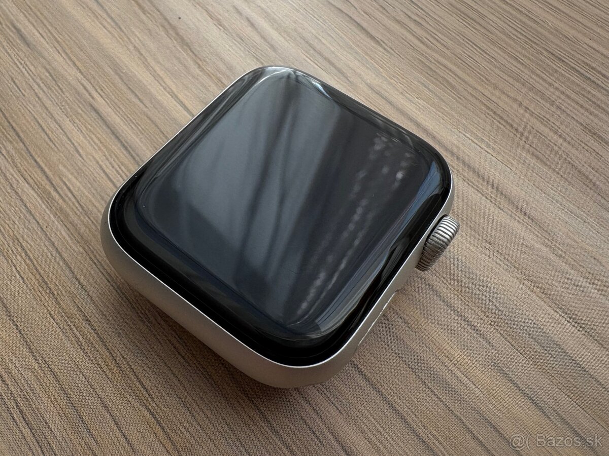 Apple Watch SE (2022) 40mm GPS strieborné