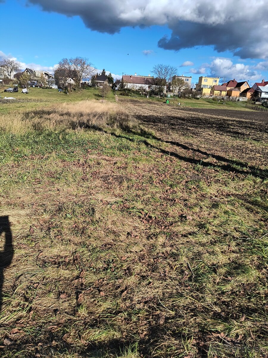 Predám pozemok v obci Plavecký Peter