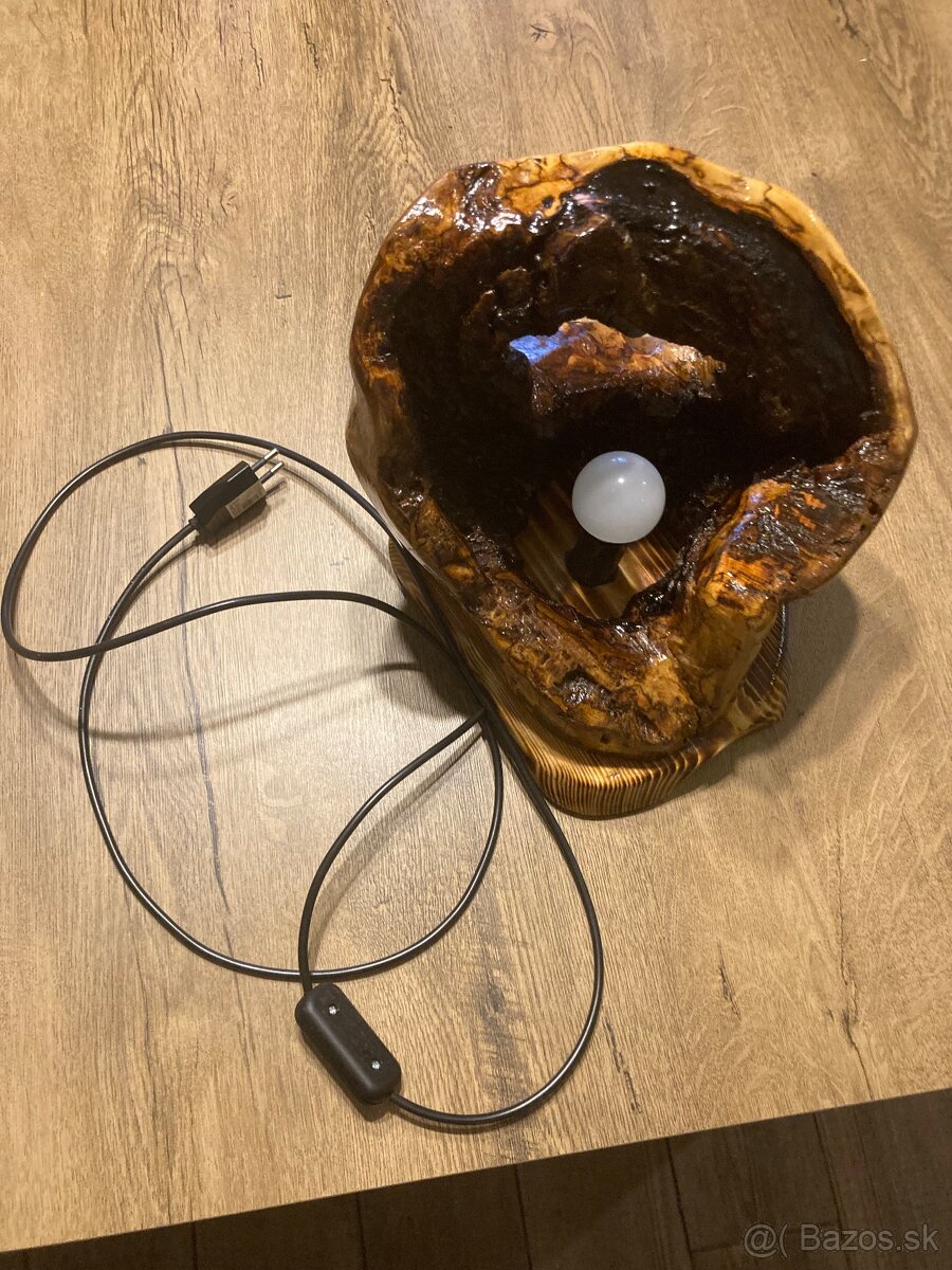 Ručne vyrábaná Lampa