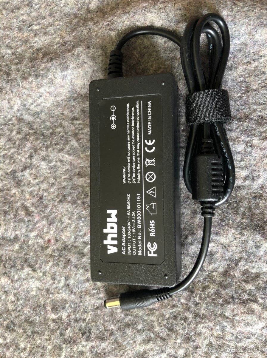 Nabíjačka na notebook TOSHIBA 19V 3,42A. .