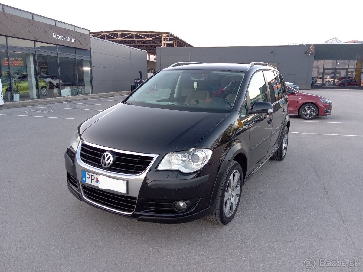 Volkswagen Touran Cross 2.0 TDI 125kw 7miestne