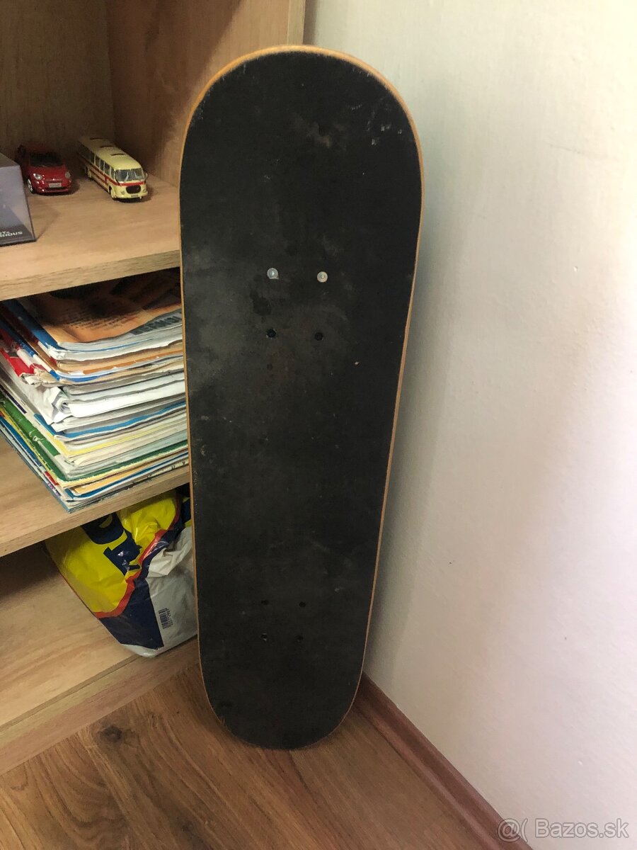 Skateboard