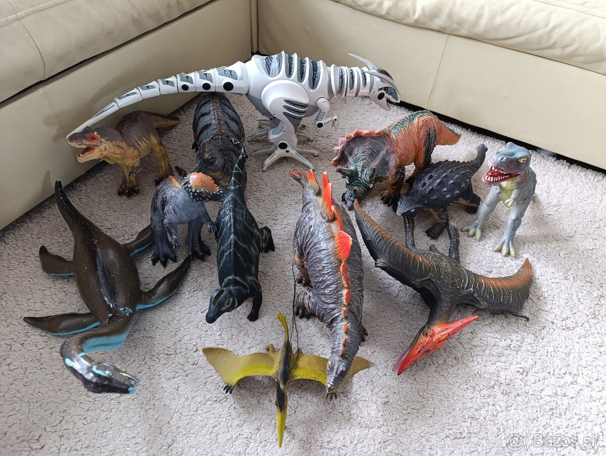Dinosaurus,cca 80 cm+dinosaury