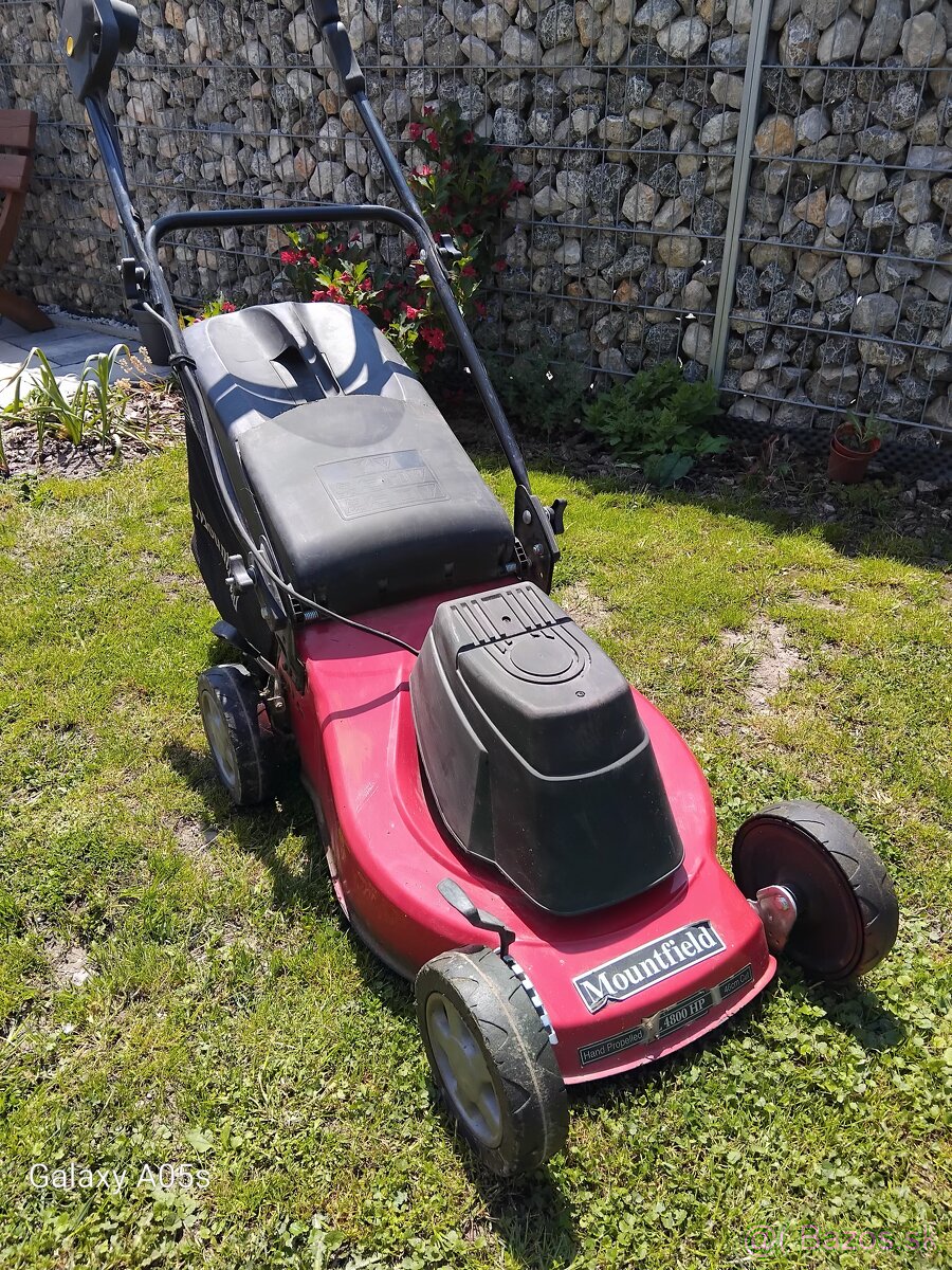 Elektronická kosacka mountfield