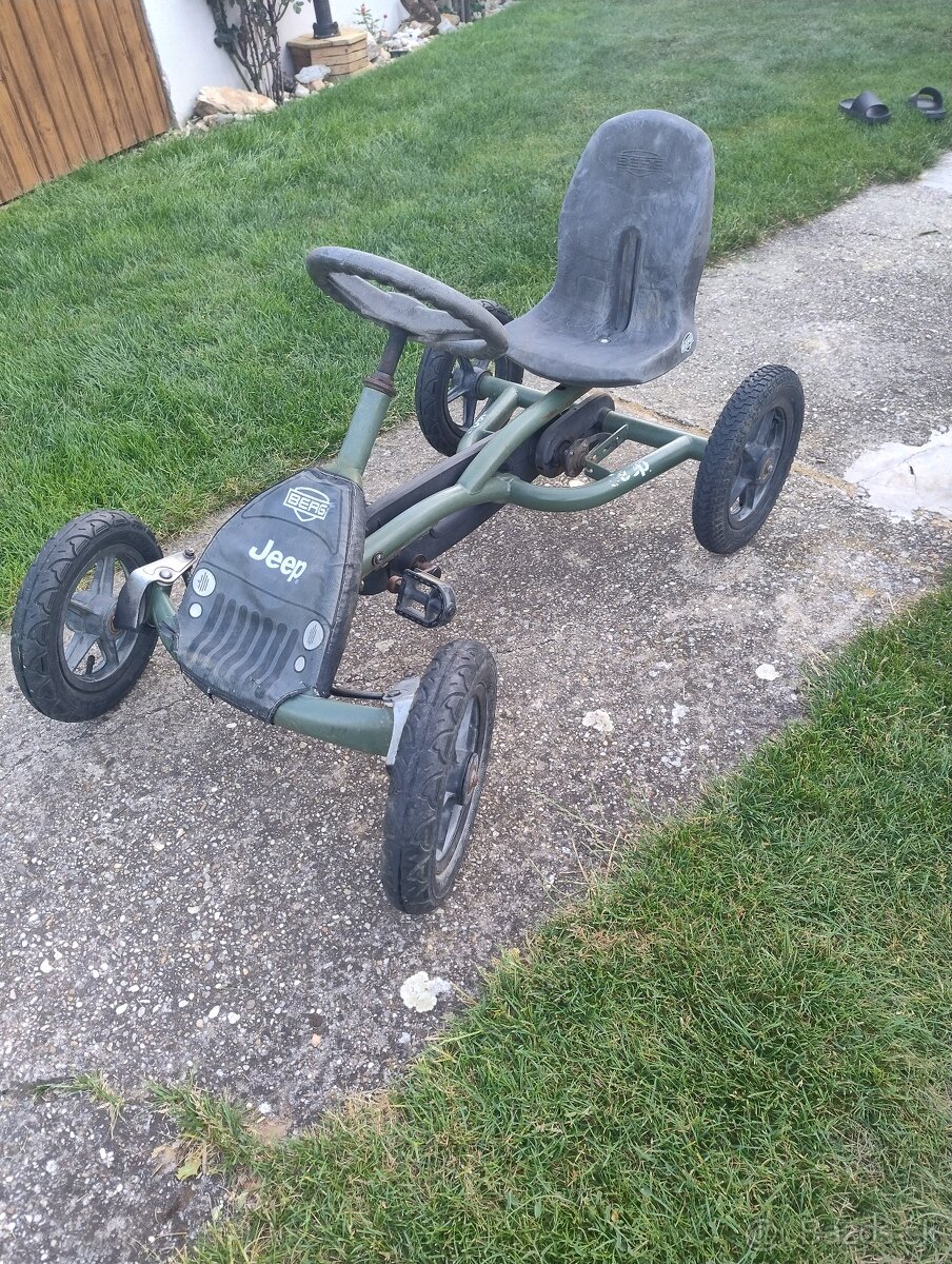 Predám detskú šlapaciu motokáru