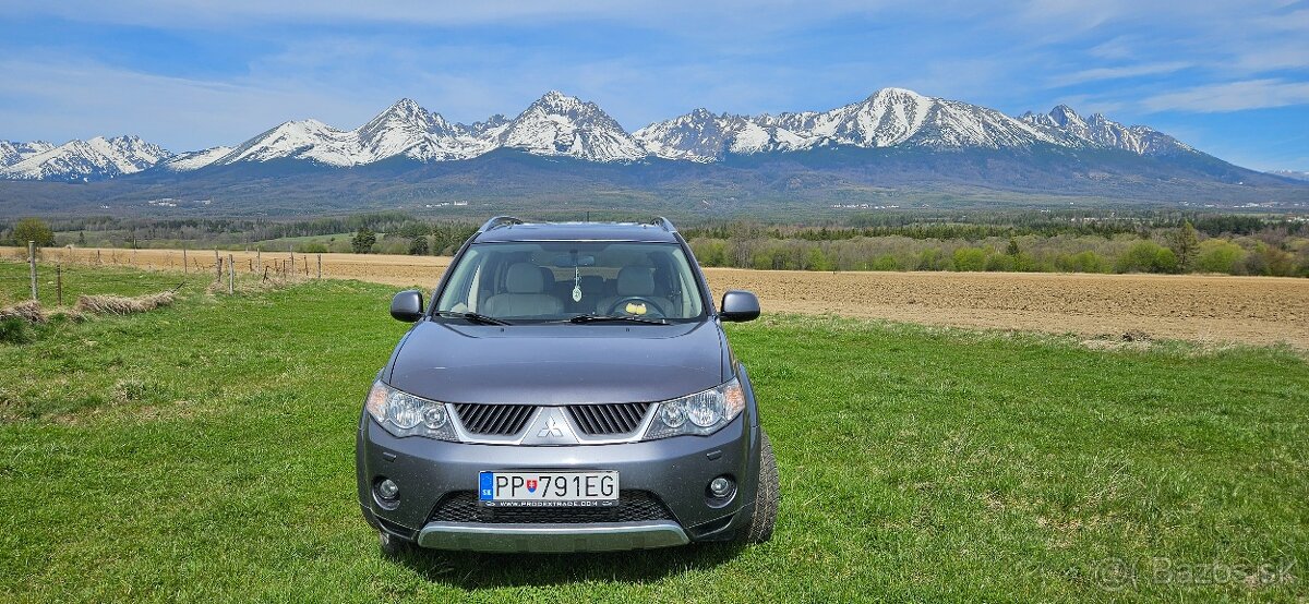 Mitsubishi outlander SUV