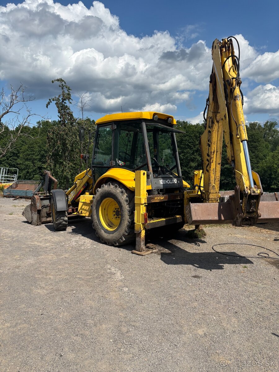 New Holland lb110