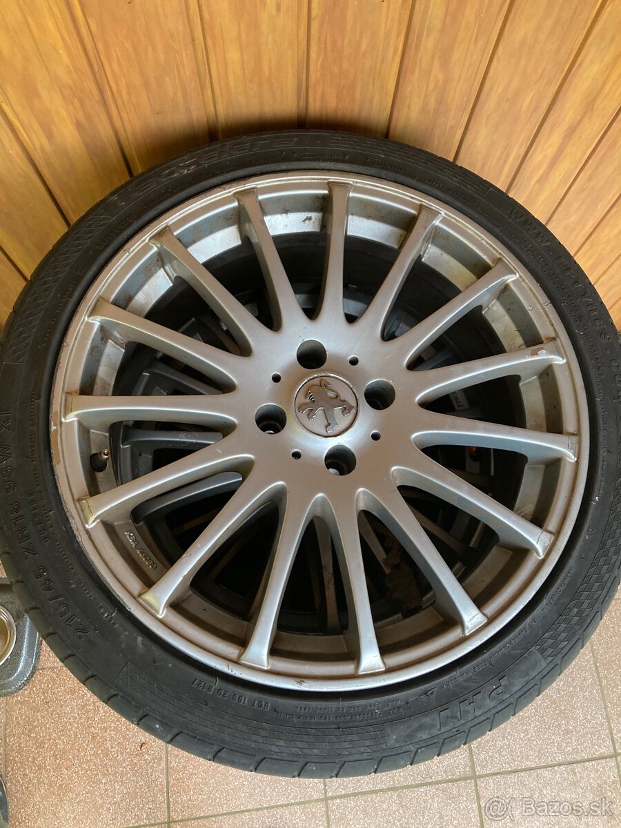 215/45 r18